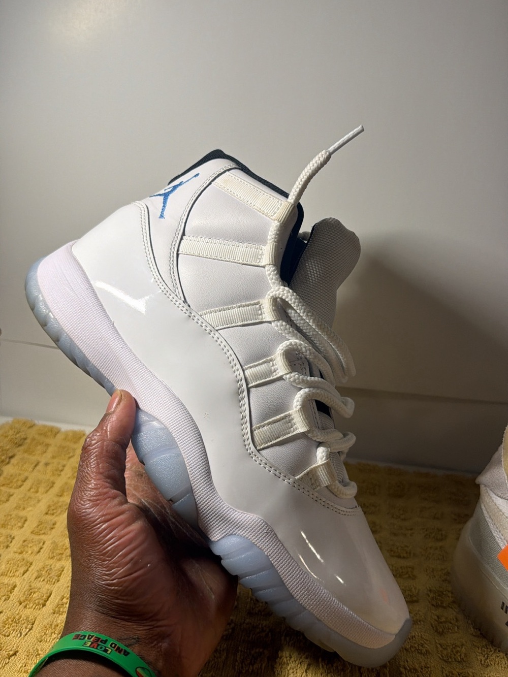 Jordan 11 "legend blue"